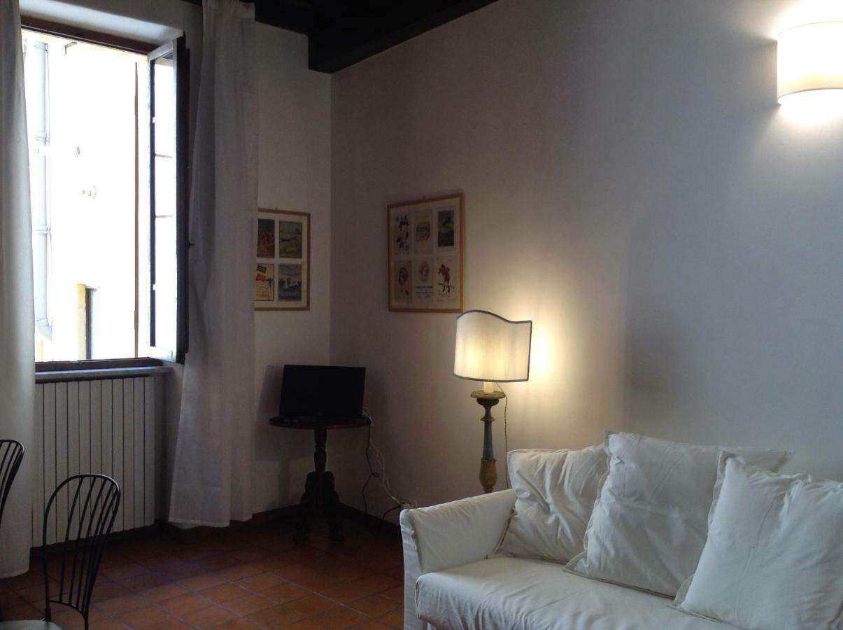 Apartment Behind Navona Rome